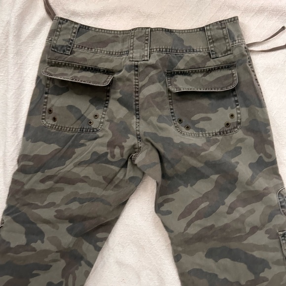 Juicy Couture Cargo Capri - Picture 3 of 11